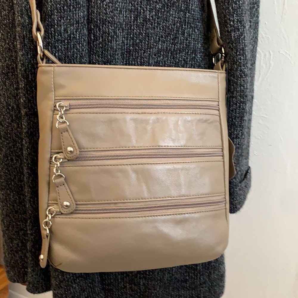 LIGHT BROWN CROSSBODY LEATHER BAG